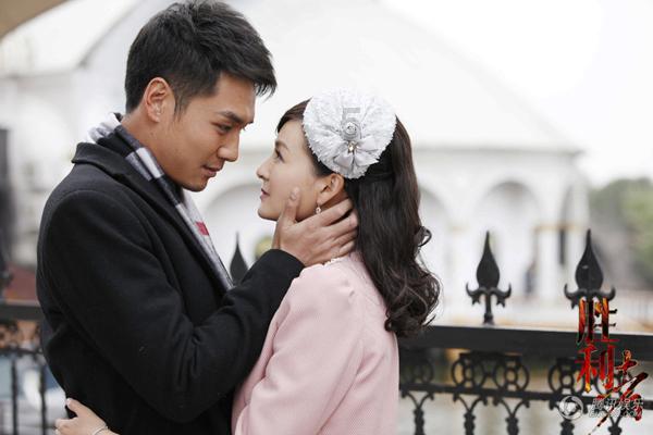 50岁闫学晶保养好如30岁,迷人孩子抢镜,他的近照曝光